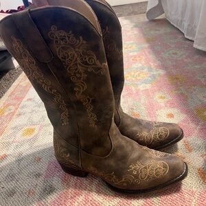 Roper Dark Brown Embroidered Heeled Boots